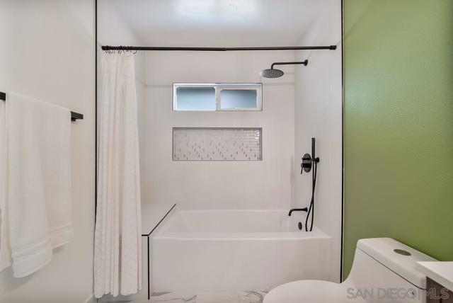 2927 Lawrence Ln, Escondido CA: https://media.crmls.org/mediaz/cfd79c91-6c4b-4096-be2c-cf8357cacbb9.jpg