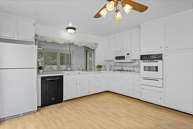 13612 El Mar Ave, Poway CA: https://media.crmls.org/mediaz/cfd89a55-dcb7-47fd-bb39-8e439e1fdd32.jpg