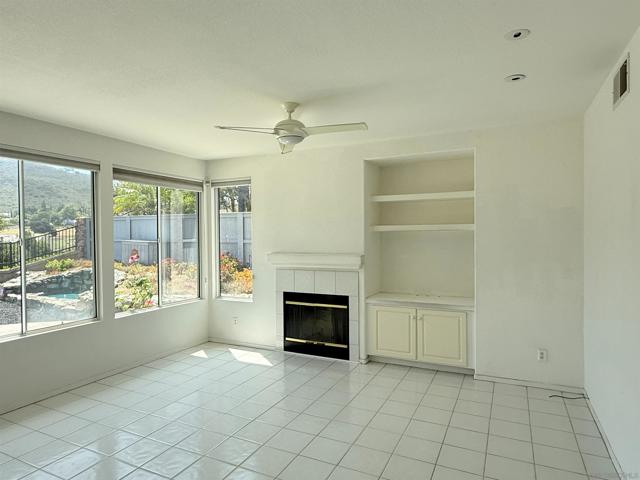 789 Pebble Beach Dr, San Marcos CA: https://media.crmls.org/mediaz/cfd931ae-9319-4cd1-8386-1244e9a69cb0.jpg