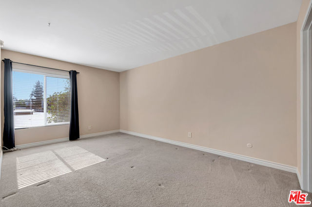 5700 Etiwanda Avenue, 207 photo 4
