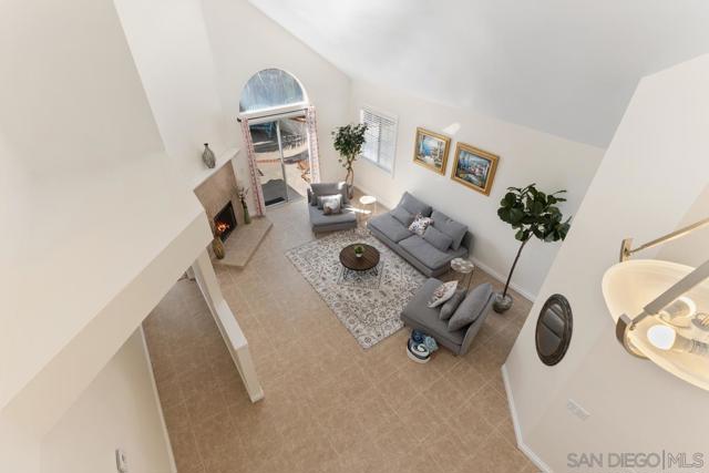 10496 Rancho Carmel dr, San Diego CA: https://media.crmls.org/mediaz/cfda0b3c-7bcd-478d-be9b-da047270290e.jpg