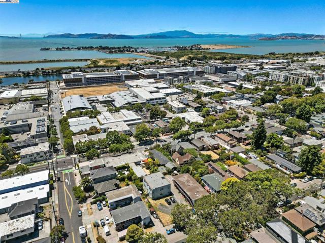 2238 7Th, Berkeley CA: https://media.crmls.org/mediaz/cfda26be-89f9-4e95-bd5b-12da5e06b24f.jpg