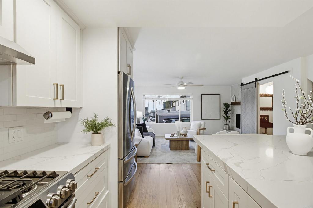 5027 Santa Monica Avenue - photo 8
