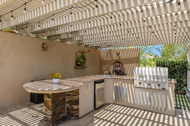 31662 Orange Blossom Ct, Valley Center CA: https://media.crmls.org/mediaz/cfdb98a0-b00f-4f57-aeeb-e4ccd30095a2.jpg