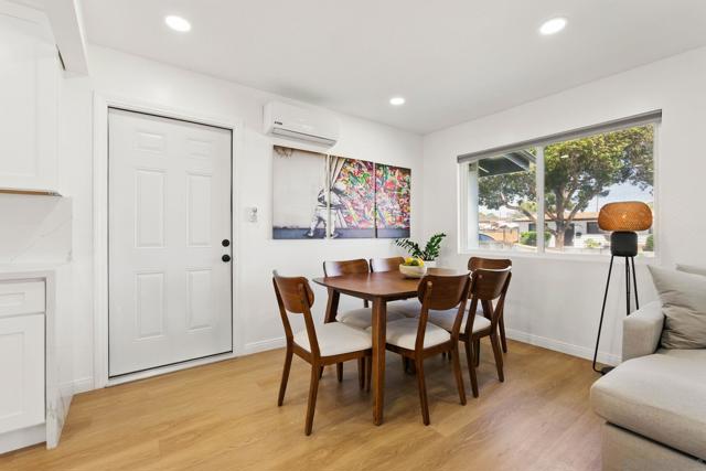 4862 Kesling Ct, San Diego CA: https://media.crmls.org/mediaz/cfdbd455-d4fd-4063-9a1e-89fad6aa5a35.jpg