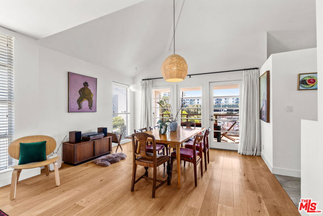 3501 Esplanade, Marina del Rey CA: https://media.crmls.org/mediaz/cfdc10a0-05bd-42db-b59e-f06a3274df55.jpg