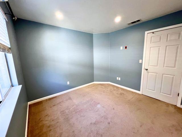 85 Phillips Ct, Tracy CA: https://media.crmls.org/mediaz/cfdc38a6-6fd9-45a1-b7f6-7b54805778af.jpg