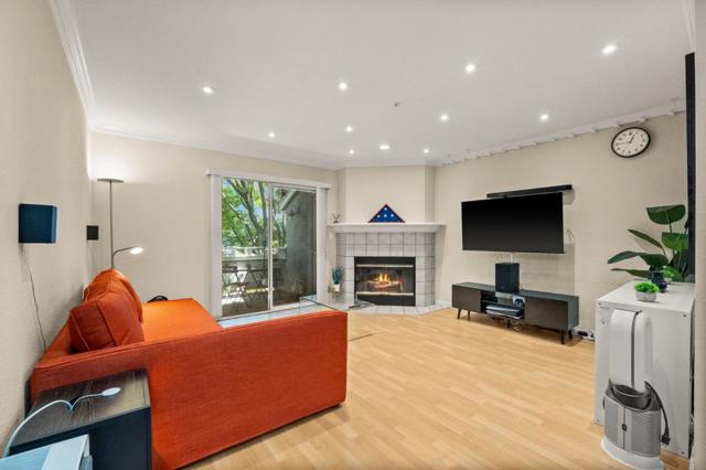 24632 Diamond Ridge Drive, Hayward CA: https://media.crmls.org/mediaz/cfdc759d-facc-41a2-8534-e67217b8c828.jpg