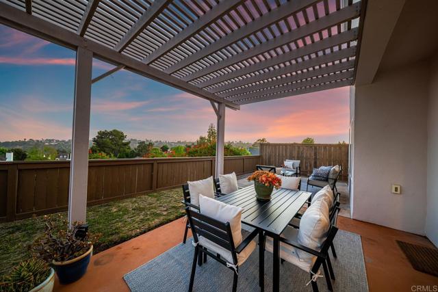 4507 Carnaby Court, Carlsbad CA: https://media.crmls.org/mediaz/cfdcf5e0-3b73-4a02-bee8-0e37f8fd45cf.jpg