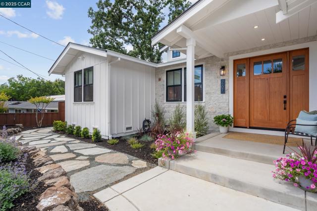 267 Valle Vista Dr, Danville CA: https://media.crmls.org/mediaz/cfde3f9f-9dc1-4ba7-9d5e-5e84a7552cfb.jpg