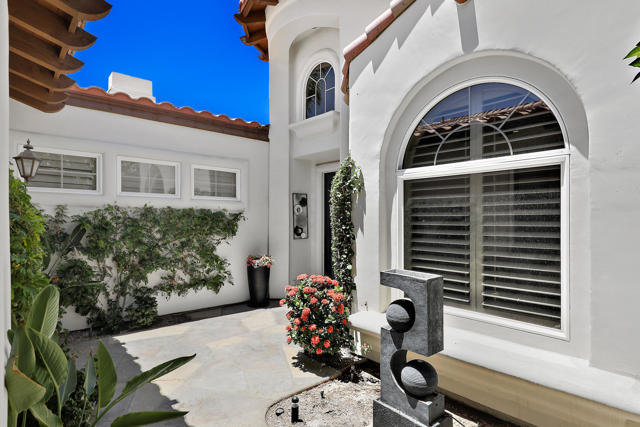 48275 Vista Calico, La Quinta CA: https://media.crmls.org/mediaz/cfdfd853-c68e-4a09-afd4-a9773094a932.jpg