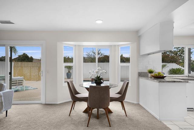 2071 Monaco Ct, El Cajon CA: https://media.crmls.org/mediaz/cfe00ce3-da45-427d-b8e6-1a6cf866e87f.jpg