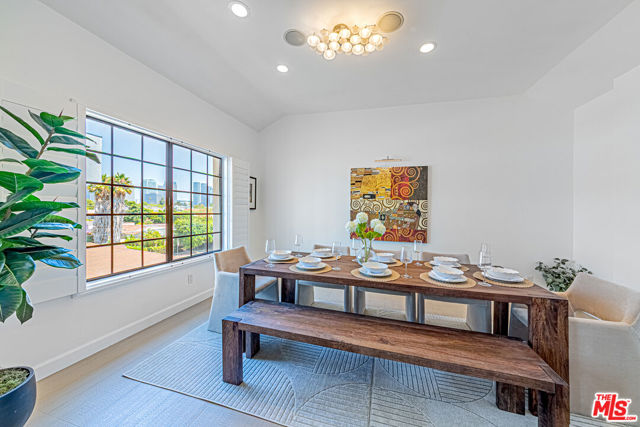 10611 Ashton Avenue, Los Angeles CA: https://media.crmls.org/mediaz/cfe059de-95d5-4f04-b848-0f548bb51c9c.jpg
