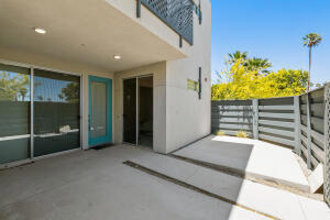 211 The, Palm Springs CA: https://media.crmls.org/mediaz/cfe0ef0f-c535-425b-96af-d7a0888f6637.jpg