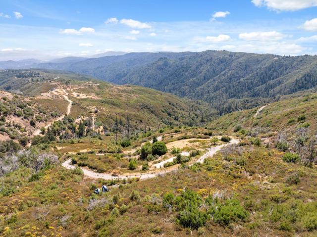 35005 Loma Chiquita Road, Los Gatos CA: https://media.crmls.org/mediaz/cfe10cd6-d520-4162-9a35-c3610d2ee365.jpg