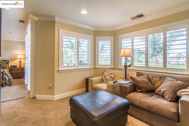 2438 Pinehurst Ct, Discovery Bay CA: https://media.crmls.org/mediaz/cfe13e2f-71b0-4e19-b2e3-6e81eed5a5e5.jpg