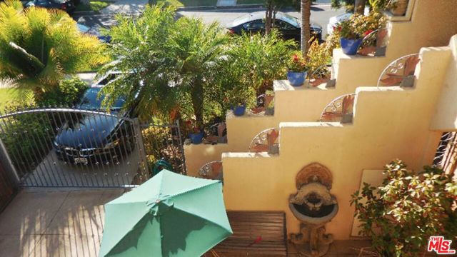 1134 S Hayworth Avenue, Los Angeles CA: https://media.crmls.org/mediaz/cfe1a9fe-3565-482a-8850-e3c68dbca33a.jpg