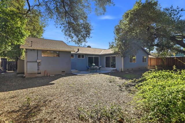 15581 Flintridge Drive, Los Gatos CA: https://media.crmls.org/mediaz/cfe1ed99-352c-4fce-b8d9-acb52d4adf39.jpg