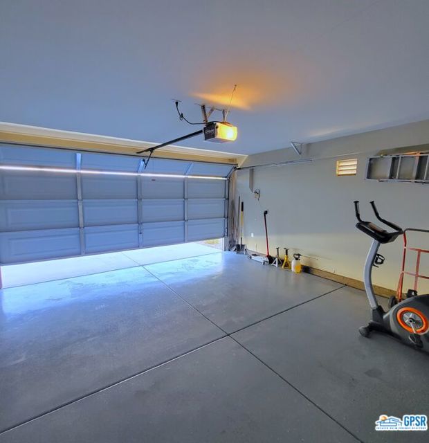 9122 SILVER STAR Avenue, Desert Hot Springs CA: https://media.crmls.org/mediaz/cfe244ac-e7ea-4d65-b0ca-4631cde7c1b1.jpg
