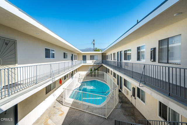 657 W Milford Street, Glendale CA: https://media.crmls.org/mediaz/cfe2a2ae-6a9d-4ebe-adbb-fc0148bee19a.jpg
