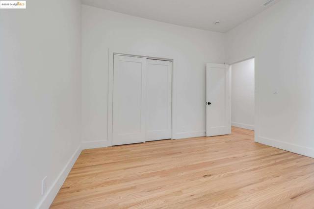 1238 12Th St, Oakland CA: https://media.crmls.org/mediaz/cfe2c2db-c92f-4356-8c2e-a706d0303f0e.jpg