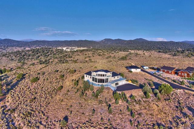 350 Aspen Lane, Bridgeport CA: https://media.crmls.org/mediaz/cfe31534-8410-4b17-a348-f3ca51184e70.jpg