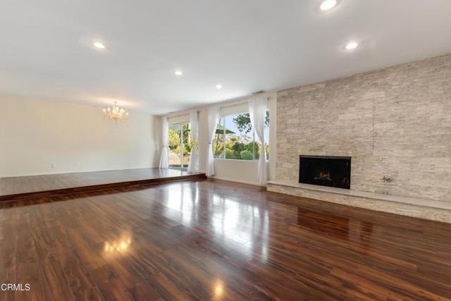 2657 Zorada Drive, Los Angeles CA: https://media.crmls.org/mediaz/cfe31b39-20e5-4626-b086-37d26220a01a.jpg