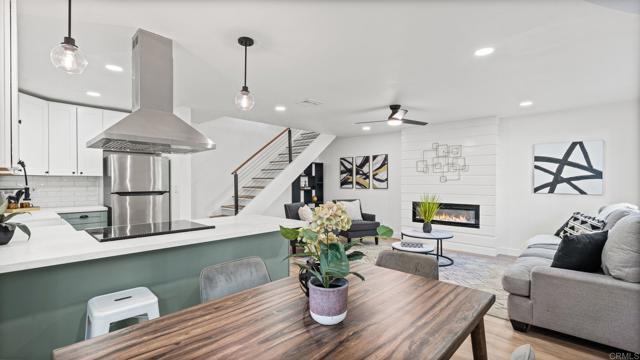 Detail Gallery Image 4 of 23 For 7833 Camino Huerta, San Diego,  CA 92122 - 2 Beds | 1 Baths