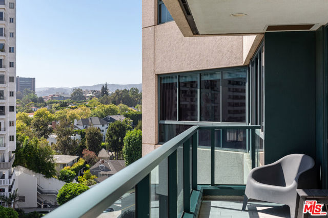 10490 Wilshire Boulevard, Los Angeles CA: https://media.crmls.org/mediaz/cfe3b599-4af3-4fb6-b08c-2e336e3612e7.jpg