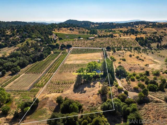 1209 Farmer Road, Julian CA: https://media.crmls.org/mediaz/cfe3da0b-4c4d-4e8a-afc4-93f5ea87ec4d.jpg