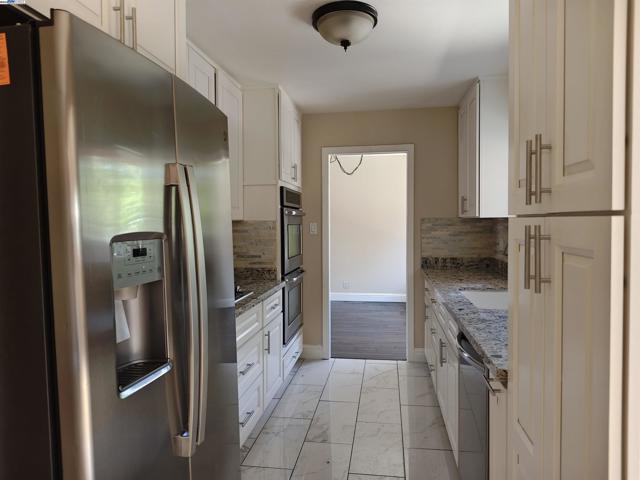 522 Lagunitas Lane, Hayward CA: https://media.crmls.org/mediaz/cfe3ef01-c5df-492f-8642-36382e9318a1.jpg