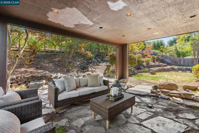 127 Devin Dr, Moraga CA: https://media.crmls.org/mediaz/cfe4c198-55e6-41fd-a40c-5079f1214bab.jpg