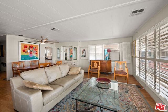 395 Wolf Lane, Cathedral City CA: https://media.crmls.org/mediaz/cfe50358-a00e-488c-8b74-135d60a3aa8b.jpg