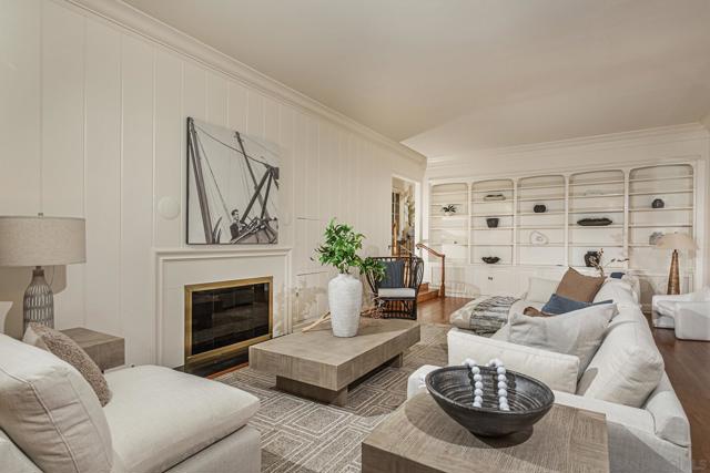 1920 Spindrift Drive, La Jolla CA: https://media.crmls.org/mediaz/cfe507fd-d02b-4f91-96c7-40eb82f6c04d.jpg