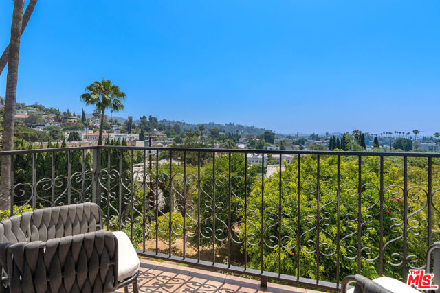 2004 Vine Street, Los Angeles CA: https://media.crmls.org/mediaz/cfe55fdb-781b-4265-82f8-4555c7ee5731.jpg