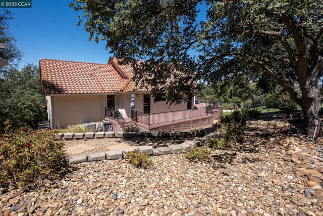 643 Old Course Ct, Valley Springs CA: https://media.crmls.org/mediaz/cfe59c5d-ca26-4494-aec5-46c2b8a8eb28.jpg