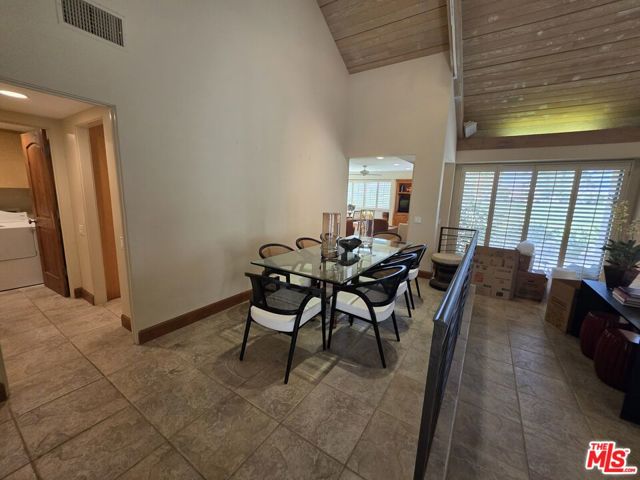 34725 Mission Hills Drive, Rancho Mirage CA: https://media.crmls.org/mediaz/cfe76149-fce5-497a-aec8-bc480308b001.jpg