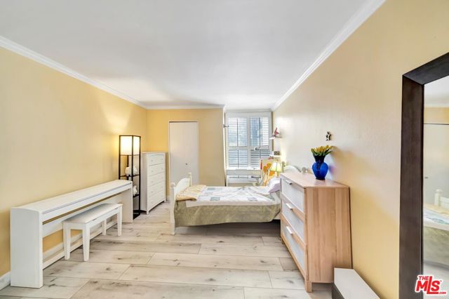 320 S Ardmore Avenue, Los Angeles CA: https://media.crmls.org/mediaz/cfe77ee1-8c10-4a7f-a241-d6a3efa9993d.jpg
