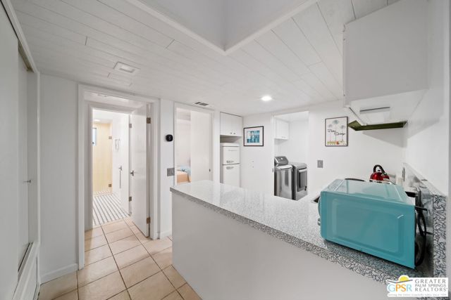 695 N Monterey Road, Palm Springs CA: https://media.crmls.org/mediaz/cfe78665-4a9c-42d2-b41b-b6aae7c80a19.jpg