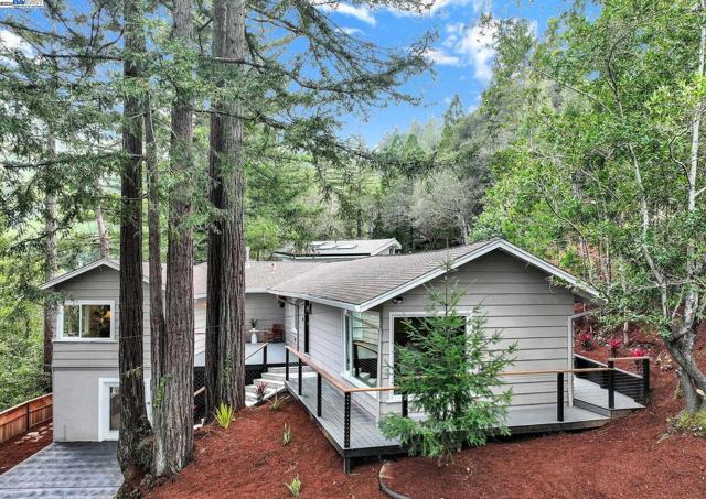 90 Upper Briar Road, Kentfield CA: https://media.crmls.org/mediaz/cfe7ccec-c32c-4418-8375-9a0f0933eb41.jpg