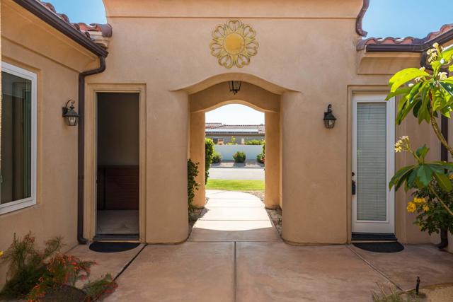 69727 Camino Pacifico, Rancho Mirage CA: https://media.crmls.org/mediaz/cfe83727-852f-46ca-900d-44fa873c9593.jpg