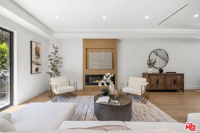 5741 Newcastle Avenue, Encino CA: https://media.crmls.org/mediaz/cfe8a5cc-636a-4df4-8563-9572d17ec180.jpg