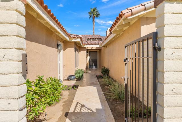 Image 4 of 48 For 352 Villena Way
