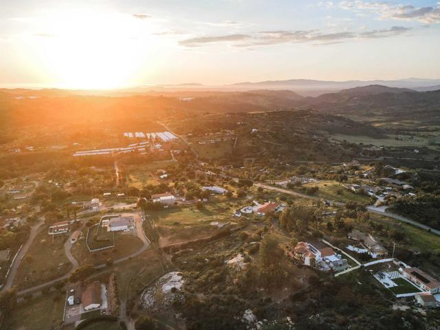 11671 Mesa Verde, Valley Center CA: https://media.crmls.org/mediaz/cfe9f7ea-7ca6-4ca6-9db0-6ea6231dea1d.jpg