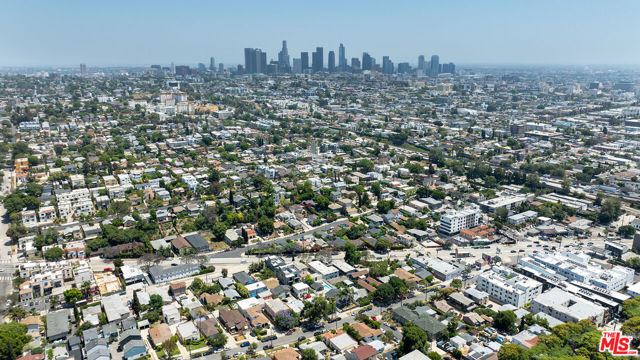 700 N Dillon Street, Los Angeles CA: https://media.crmls.org/mediaz/cfea213f-d2c3-46db-85fa-98ec505b2002.jpg