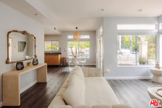 3620 Patrick Henry Place, Agoura Hills CA: https://media.crmls.org/mediaz/cfeab339-c2ef-42db-ad45-1ccb1a35475f.jpg