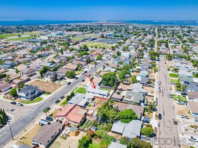1149 Connecticut, Imperial Beach CA: https://media.crmls.org/mediaz/cfeb6b0a-aca8-45bb-a792-7efcaa403219.jpg
