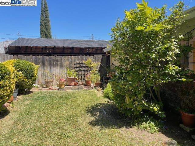 310 Taylor St, Fairfield CA: https://media.crmls.org/mediaz/cfeb9125-b9af-41c1-8ef2-8de328d41ef6.jpg
