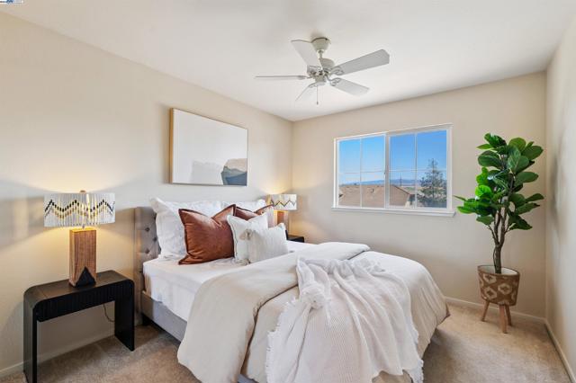 3582 Ridgecrest Way, Livermore CA: https://media.crmls.org/mediaz/cfebe132-bab1-4693-8401-64b92b63ff6e.jpg