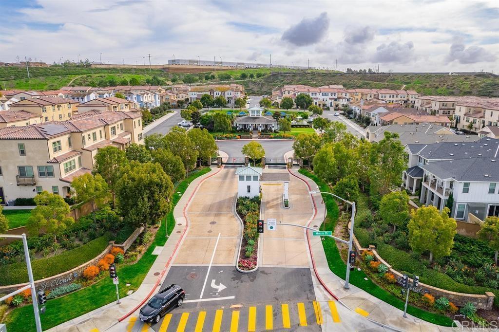 https://media.crmls.org/mediaz/cfec501f-dd68-495e-98e6-860e75cc7715.jpg?preset=X-Large